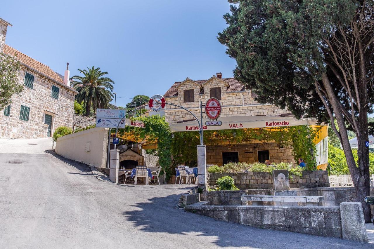 Apartments And Rooms Drpic Splitska Εξωτερικό φωτογραφία