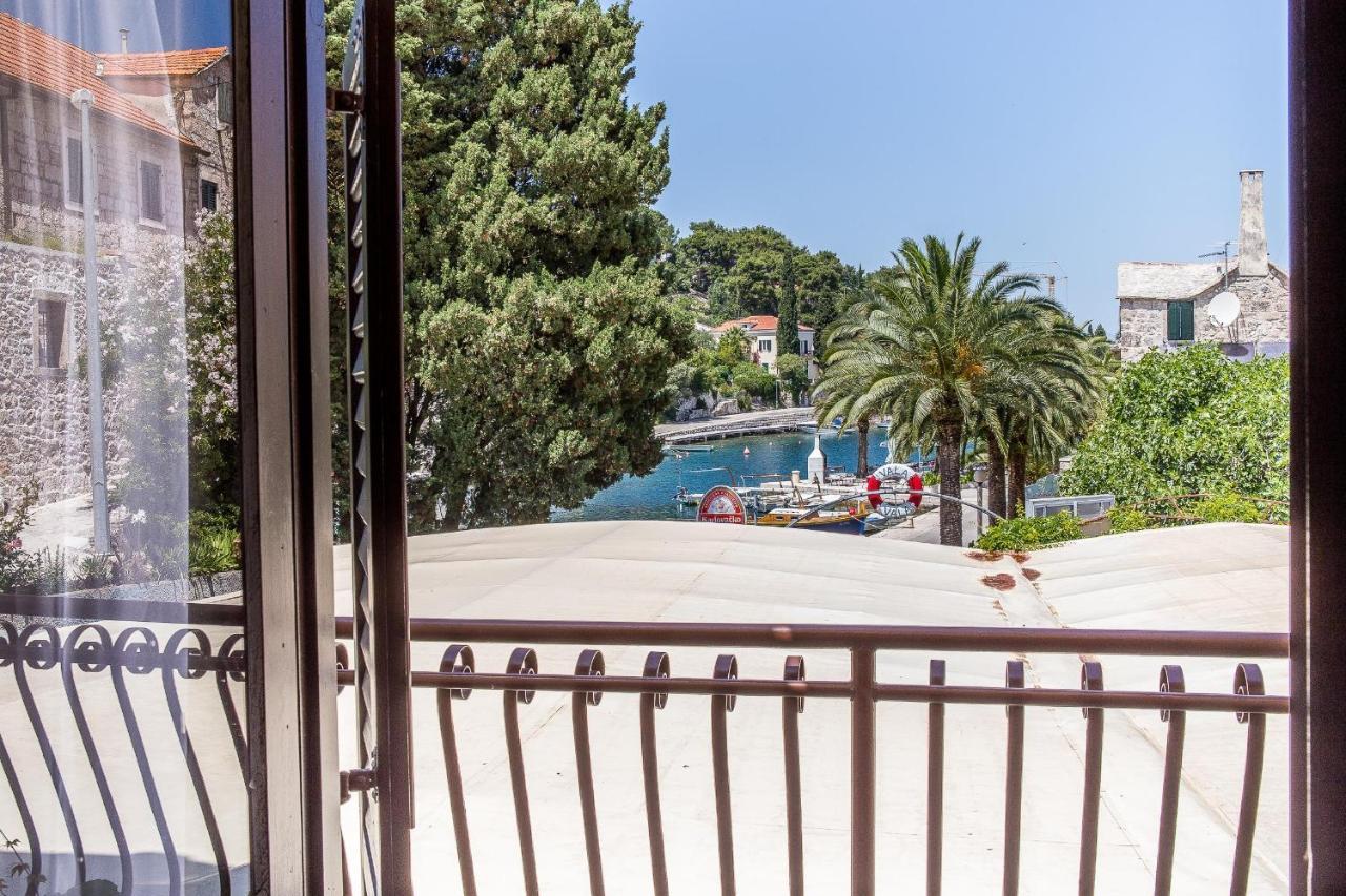 Apartments And Rooms Drpic Splitska Εξωτερικό φωτογραφία