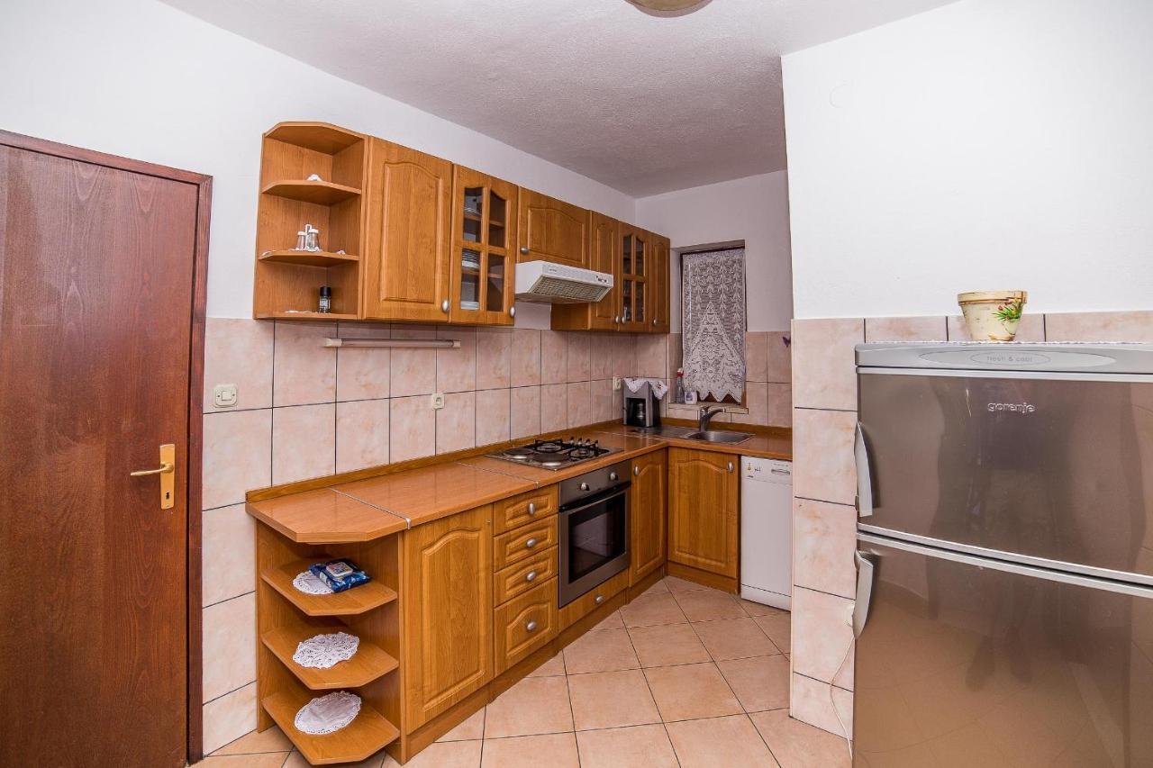 Apartments And Rooms Drpic Splitska Εξωτερικό φωτογραφία