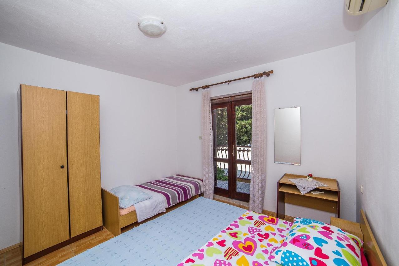 Apartments And Rooms Drpic Splitska Εξωτερικό φωτογραφία