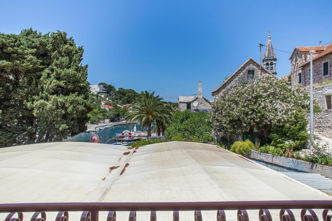 Apartments And Rooms Drpic Splitska Εξωτερικό φωτογραφία
