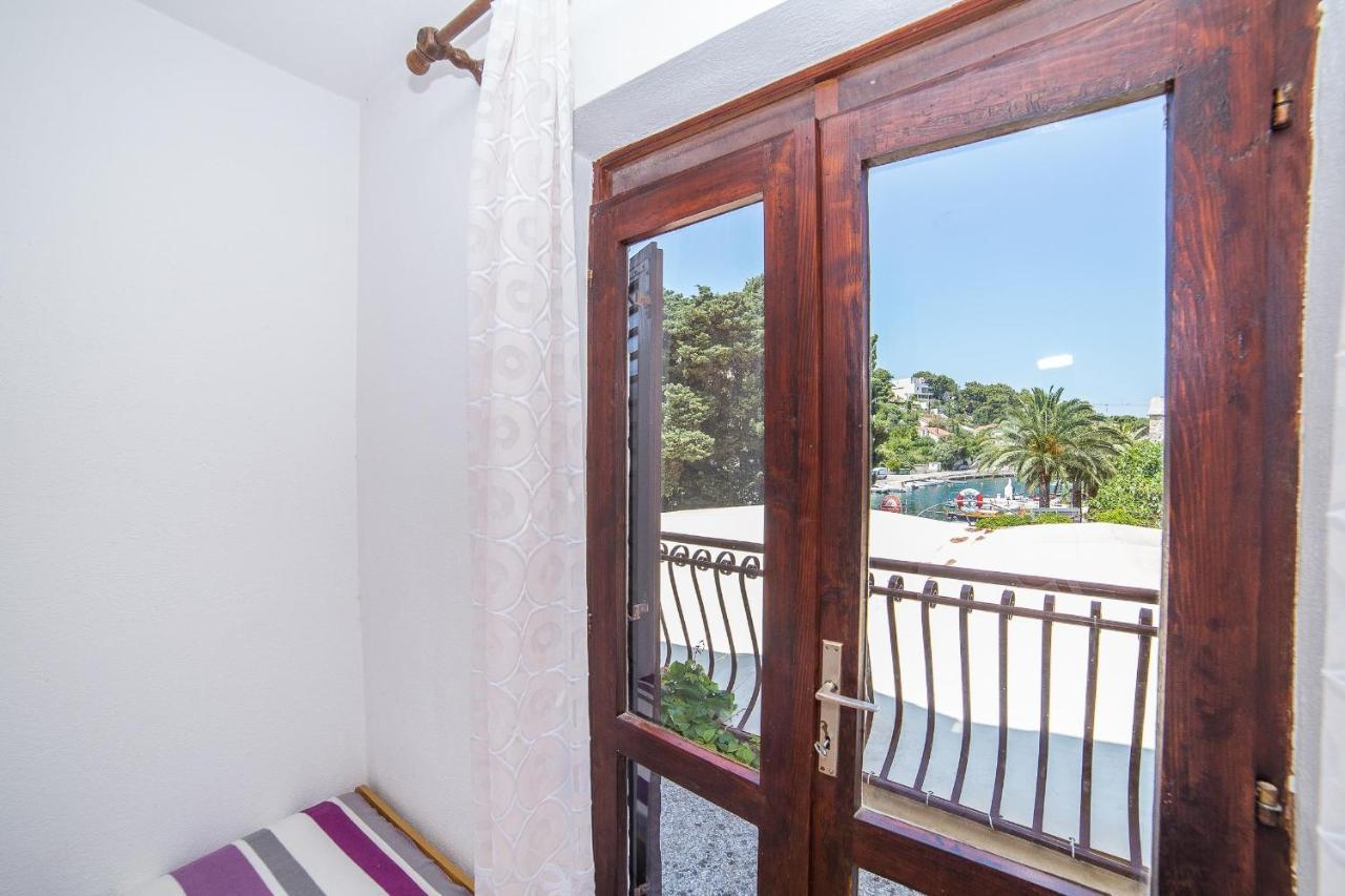Apartments And Rooms Drpic Splitska Εξωτερικό φωτογραφία