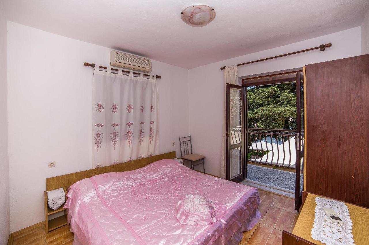 Apartments And Rooms Drpic Splitska Εξωτερικό φωτογραφία