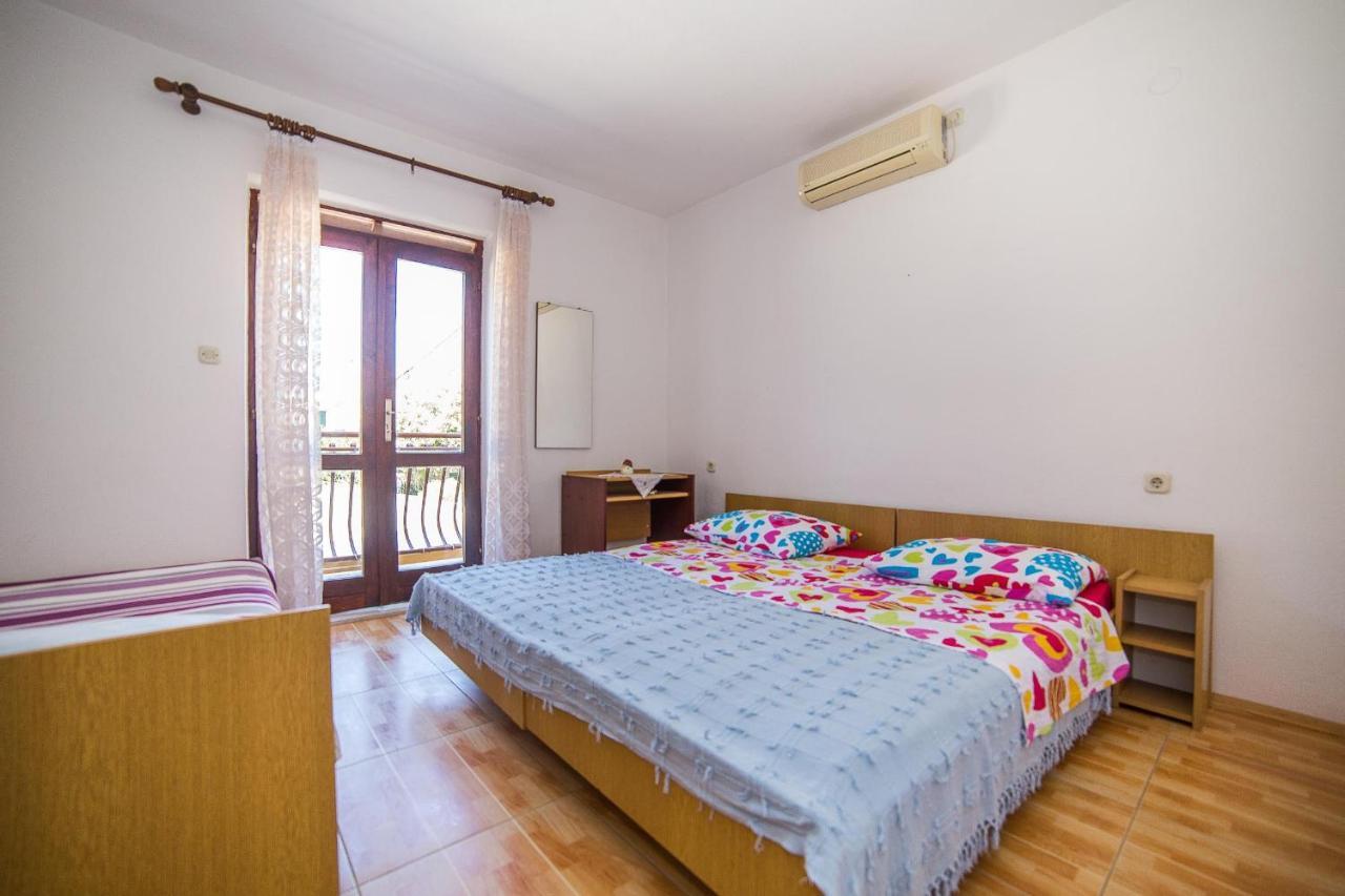 Apartments And Rooms Drpic Splitska Εξωτερικό φωτογραφία