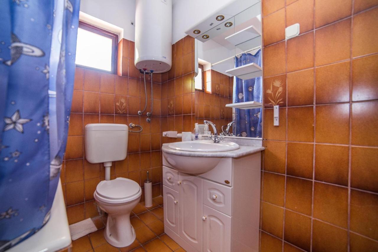 Apartments And Rooms Drpic Splitska Εξωτερικό φωτογραφία