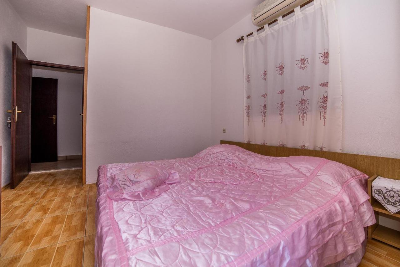 Apartments And Rooms Drpic Splitska Εξωτερικό φωτογραφία