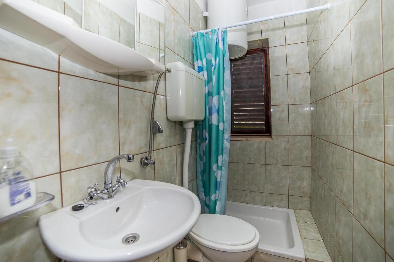 Apartments And Rooms Drpic Splitska Εξωτερικό φωτογραφία