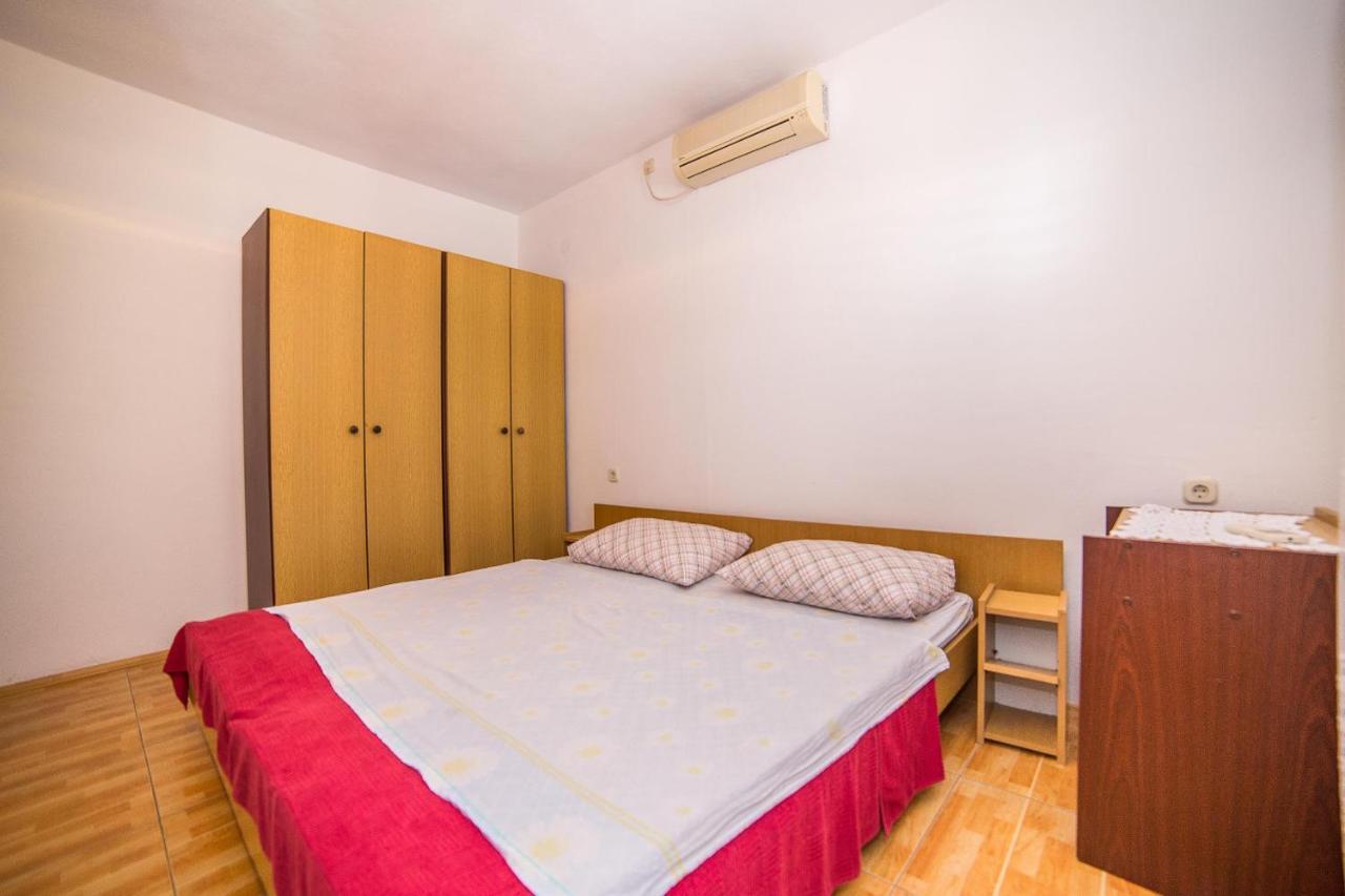 Apartments And Rooms Drpic Splitska Εξωτερικό φωτογραφία