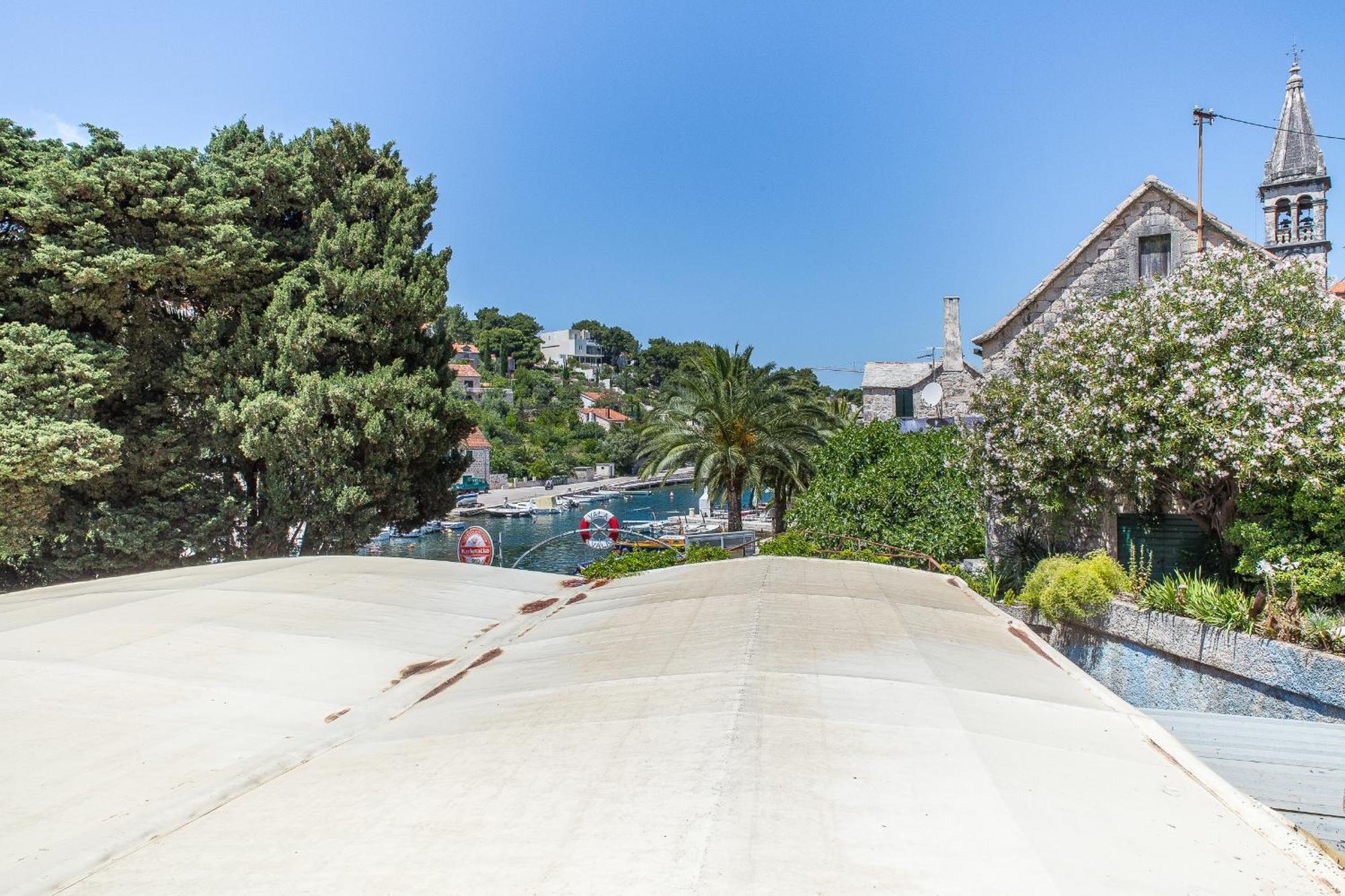 Apartments And Rooms Drpic Splitska Εξωτερικό φωτογραφία